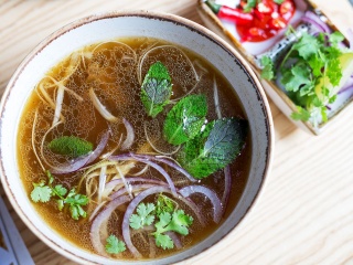 Вьетнамский суп-лапша Фо Бо с говядиной